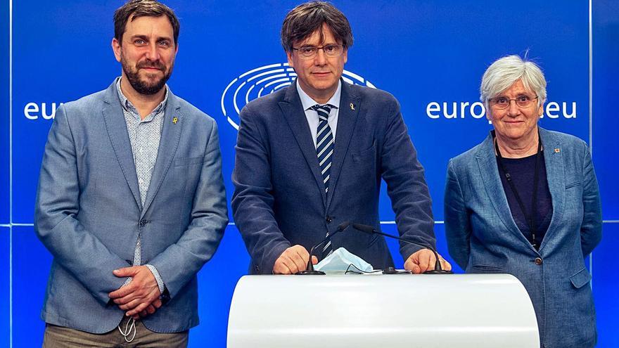 El TC avala l’euroordre contra Puigdemont i el Govern ho troba «ridícul»