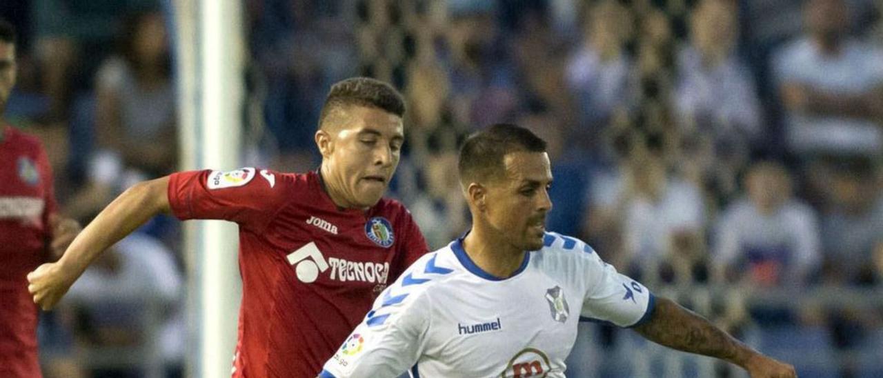 ‘Vitolo’, durante el Tenerife-Getafe de ida en la promoción de 2017.