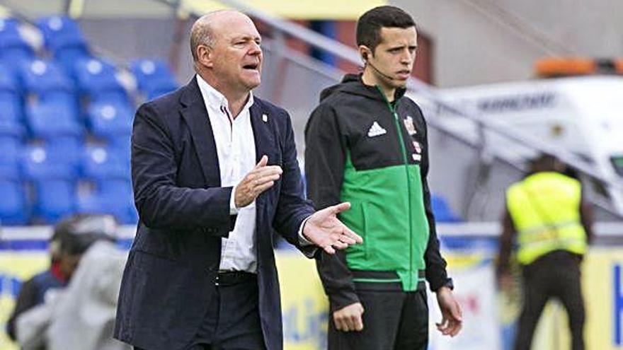 El entrenador Pepe Mel, ayer, durante el encuentro ante el Elche en el Estadio de Gran Canaria.