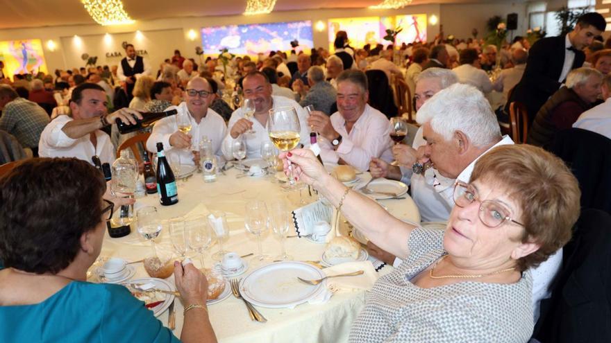 Asistentes a la fiesta de la vendimia de Paco &amp; Lola, ayer. |  Noé Parga