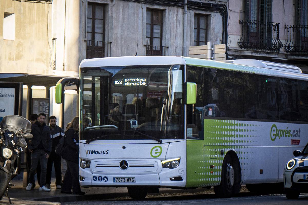EL 65% dels autobusos que surten de Manresa en direcció Barcelona hi van de manera directa