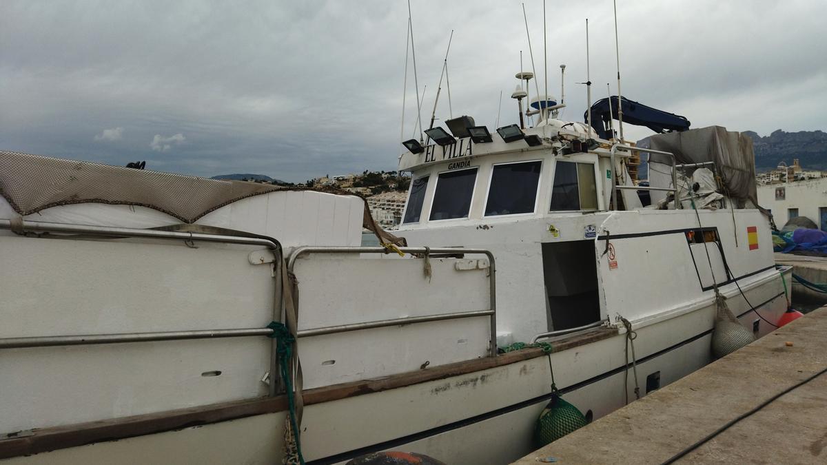 La embarcación "El Villa" permanece hoy amarrada en el puerto de Altea