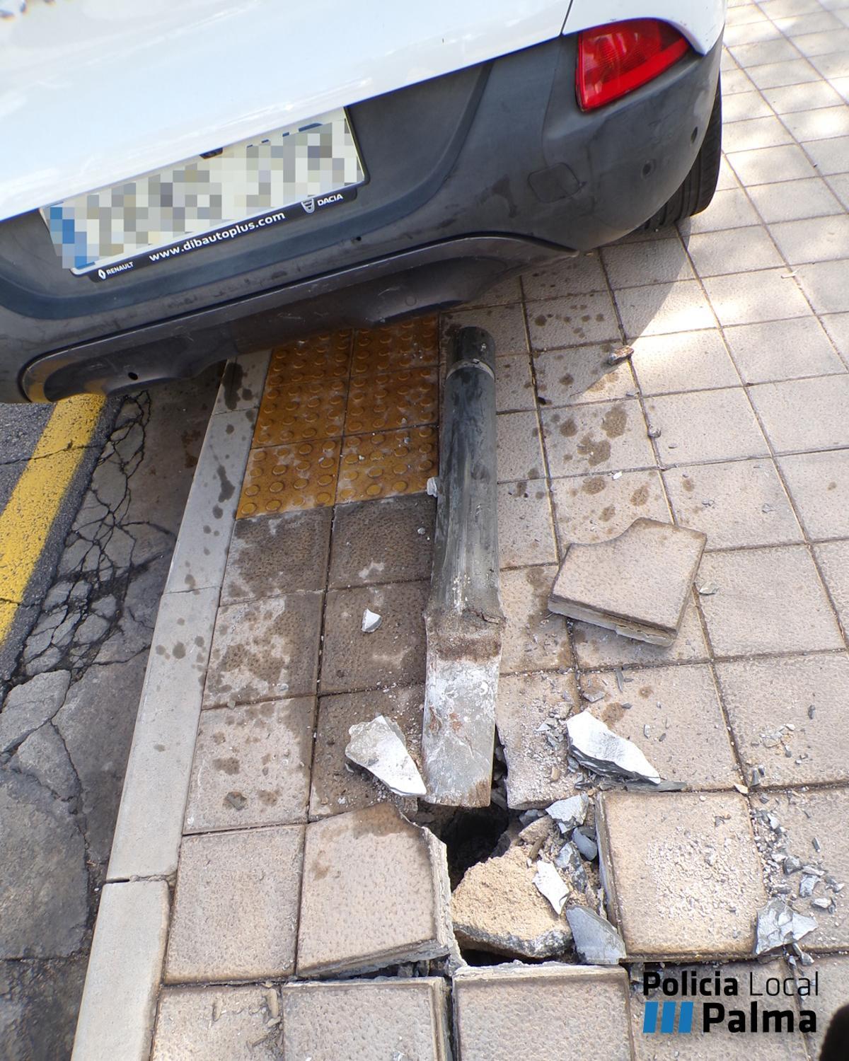 TRÁFICO EN MALLORCA / MUn coche fuera de control se estrella contra un ...