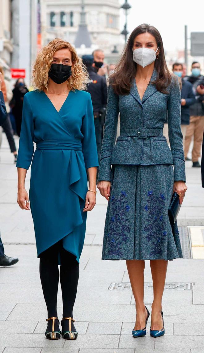 La presidenta del Congreso de los Diputados, Mertixell Batet, y la reina Letizia durante un acto en la Real Academia de las Artes de San Fernando