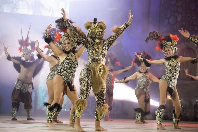 14.02.20. Las Palmas de Gran Canaria. Carnaval 2020.  Concurso de comparsas adultas. Comparsa Baracoa, 2º premio de interpretación y 2º premio de vestuario.  Parque de Santa Catalina.  Foto: Quique Curbelo