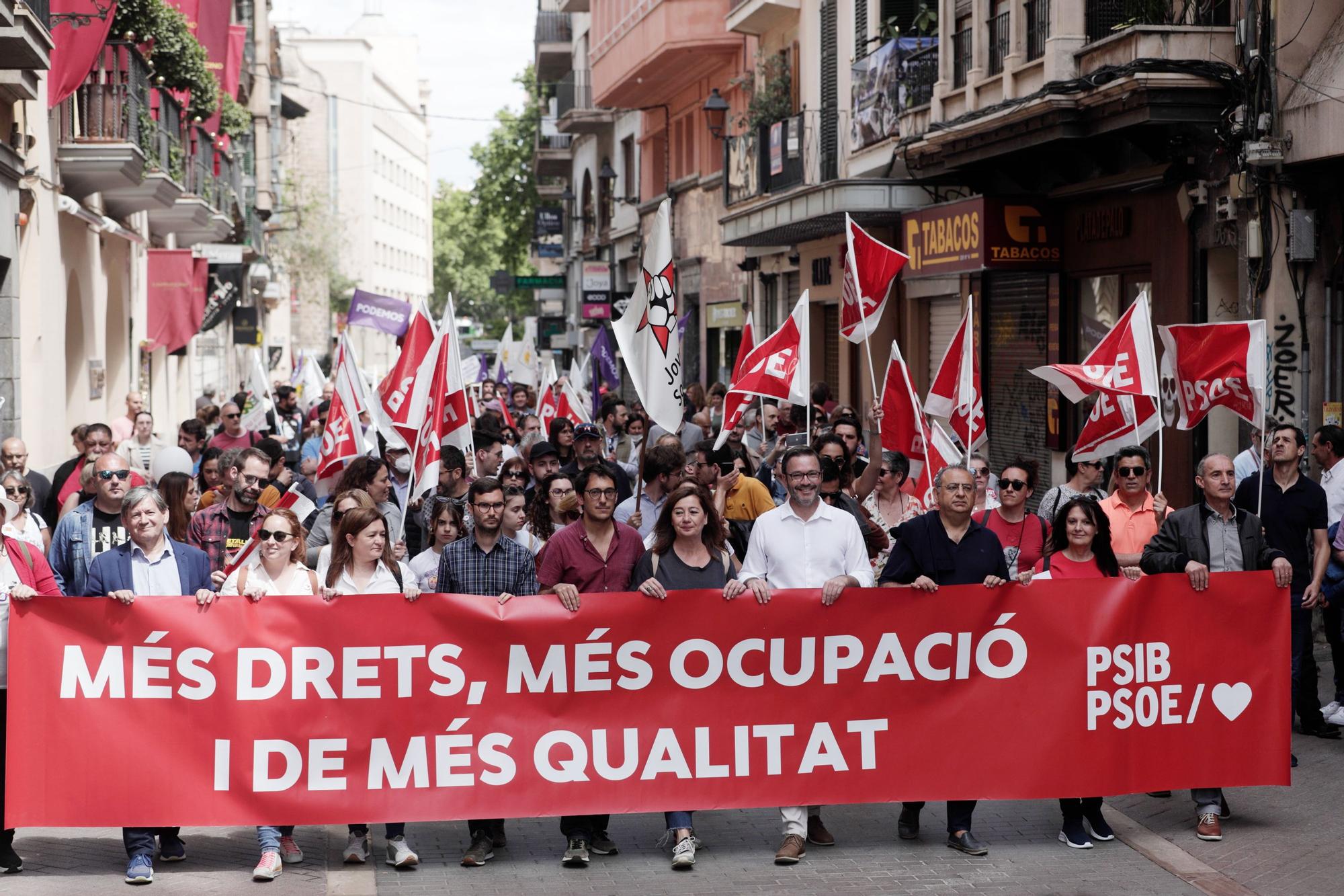 Un millar de personas reclaman en Palma "contener los precios y subir los salarios"