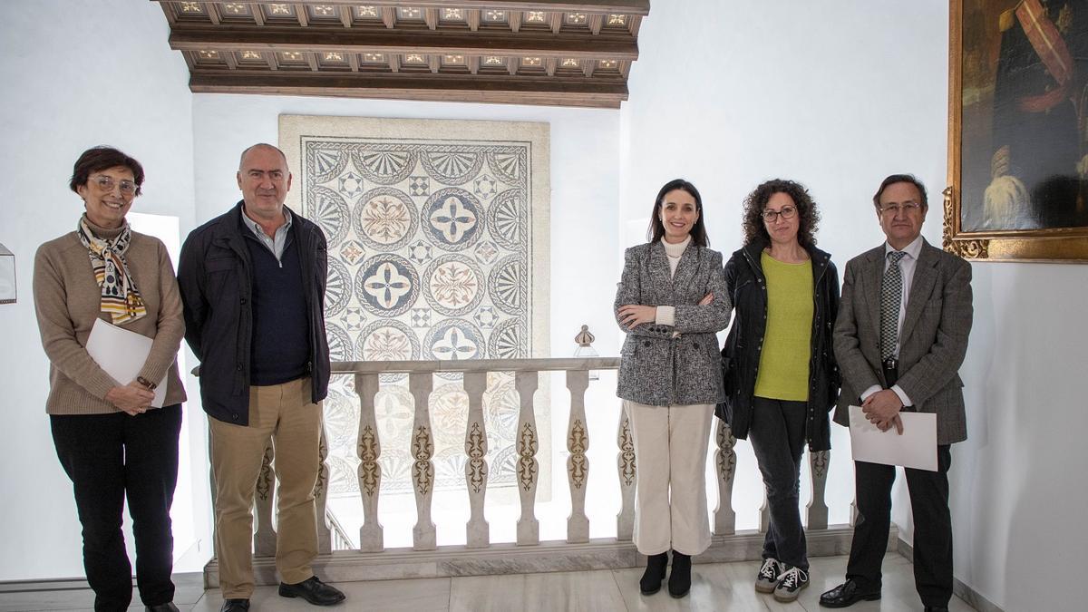 Acto de inauguración de la rehabilitación mosaico de la escalera del Palacio de la Merced.