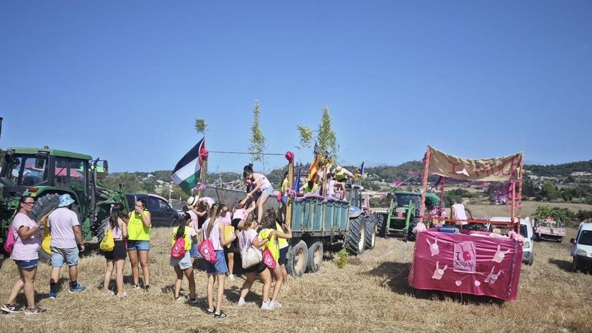 Sineu estalla en rosa con la aparición del Much