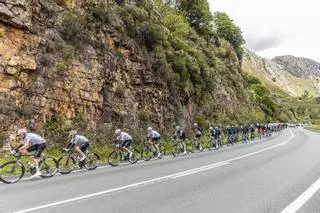 La opinión de José Enrique Cima sobre la primera etapa de la Vuelta ciclista a Asturias: Un rey vivo y prudente