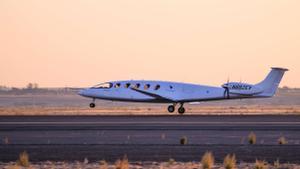 El Alice de la ’star-tup’ Eviation, el primer avión de cercanías totalmente eléctrico del mundo, despega en su primer vuelo, en Washington. 