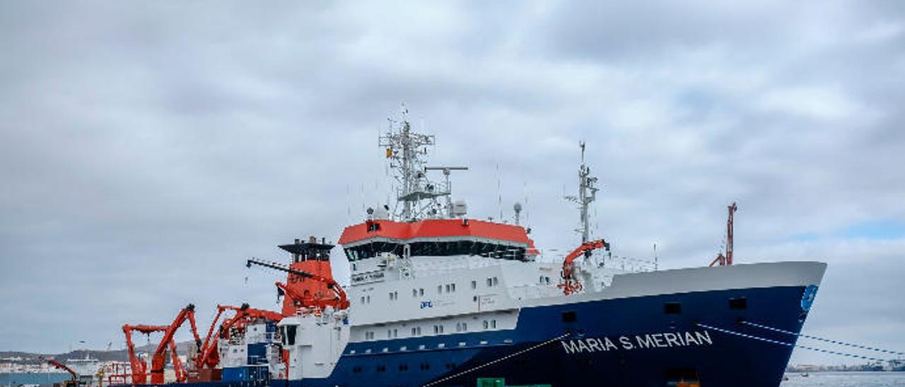 El barco &#039;Maria S. Merian&#039;, en el muelle de Cambulloneros del Puerto de La Luz, ayer por la mañana.