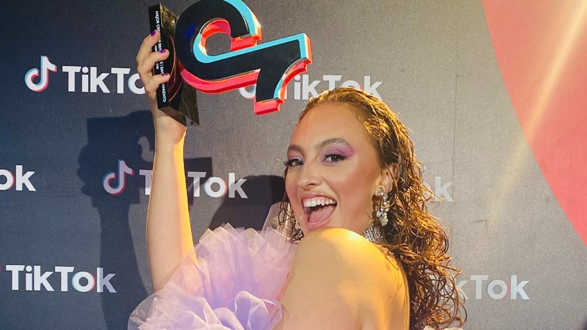 Marta Camin, guru de la moda a TikTok: «M’encanta com vesteix Rosalía i, a més, em segueix»