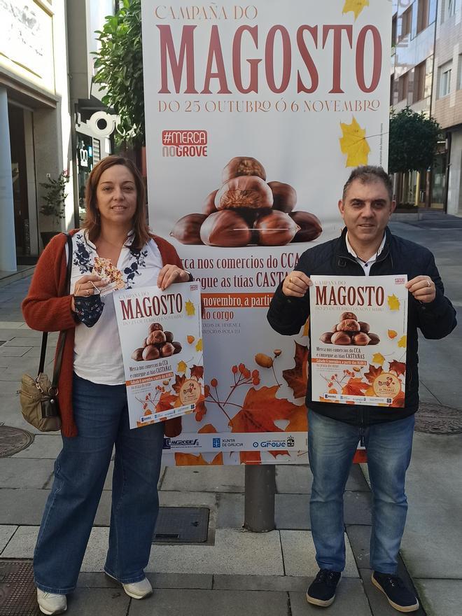 Miembros de Emgrobes presentando la &quot;campaña del magosto&quot;.