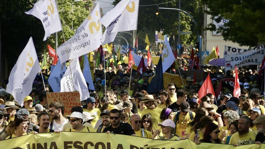 Milers de docents de l'àmbit metropolità de Barcelona i la Catalunya central inicien una marxa per Granollers
