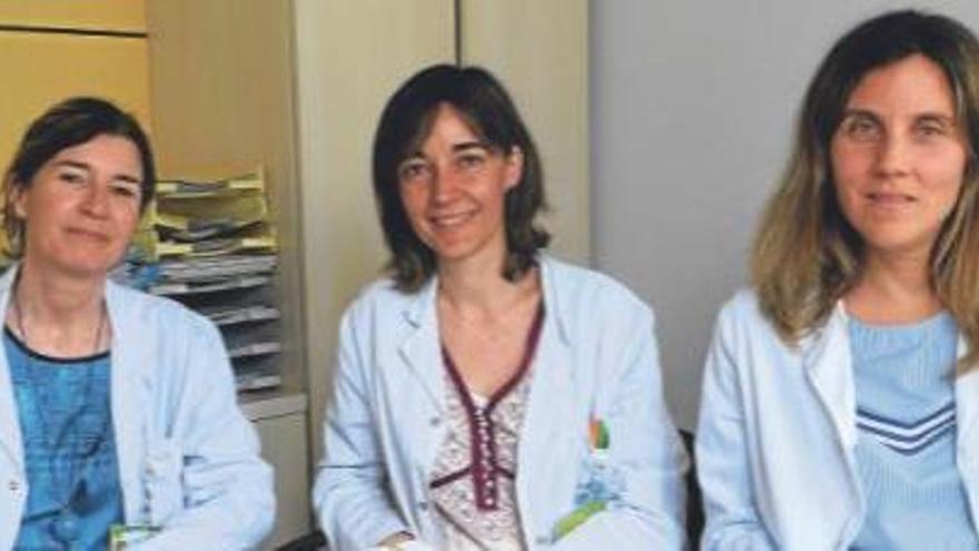 Les doctores Dominica Díez, Yolanda Martínez i Rosa Tejedor, psicòlogues clíniques de la Fundació Althaia