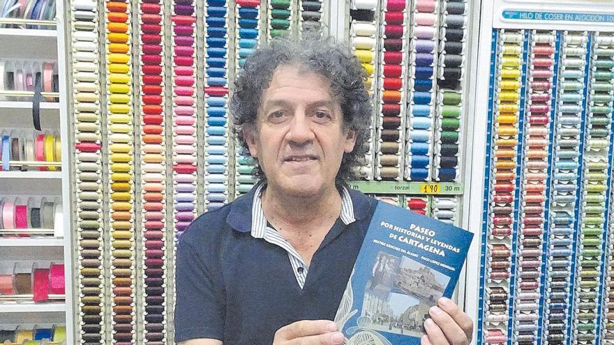 Paco López Mengual: &quot;Siempre ando mirando al suelo y buscando el trébol de cuatro hojas&quot;