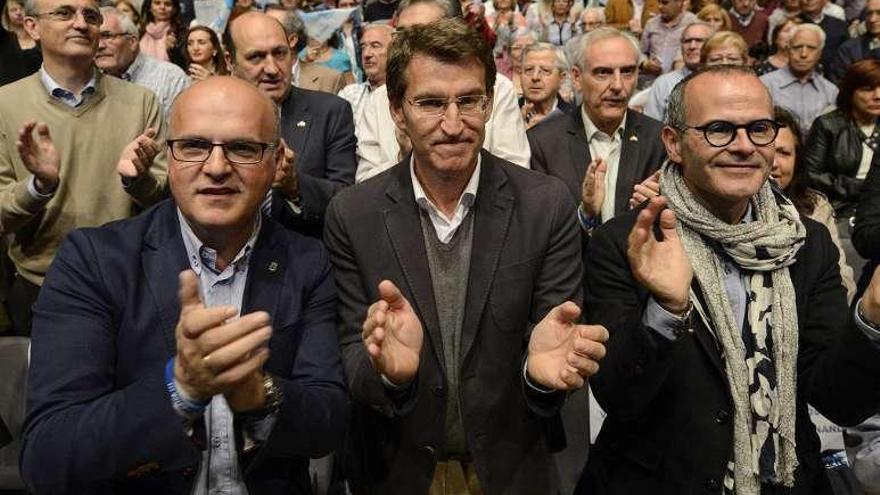 Baltar, Feijóo y Vázquez, en un acto electoral en mayo. // Brais Lorenzo