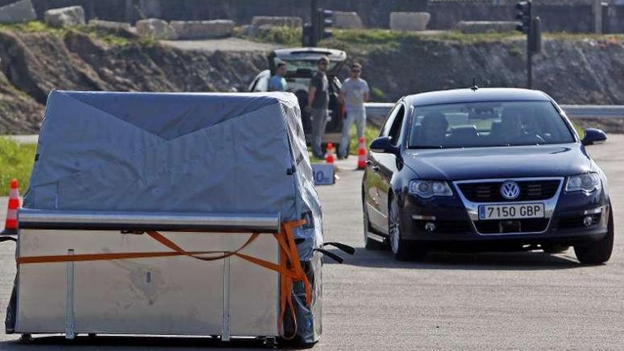 Uno de los prototipos desarrollados en el Centro Tecnológico de Porriño en una prueba de conducción automatizada.