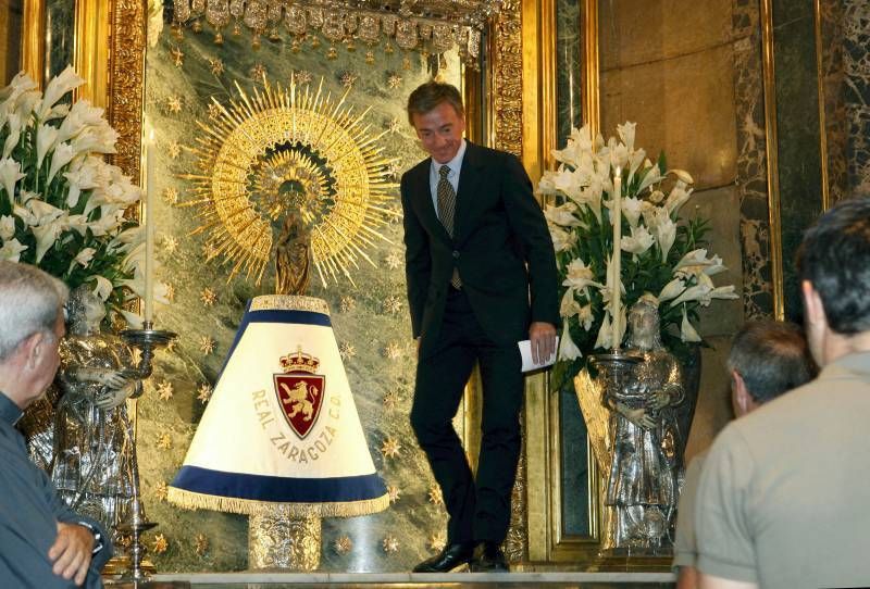 Fotogalería de la ofrenda floral del Real Zaragoza a la Virgen del Pilar