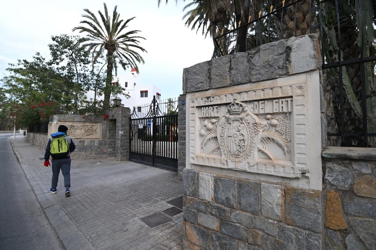 El estado que presenta el Hort del Gat, con el edificio ya restaurado, visto desde el exterior.