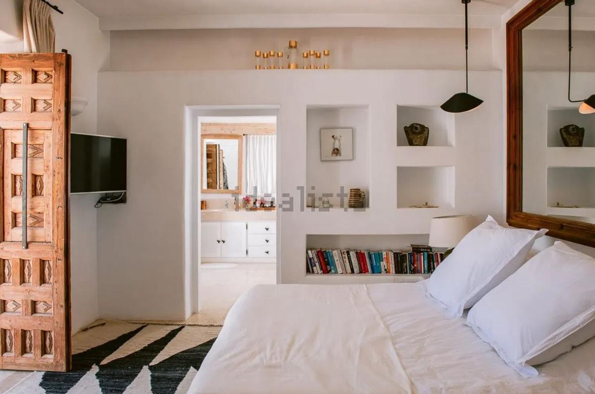 Así es una casa payesa del siglo XIX autosuficiente a la venta en Ibiza