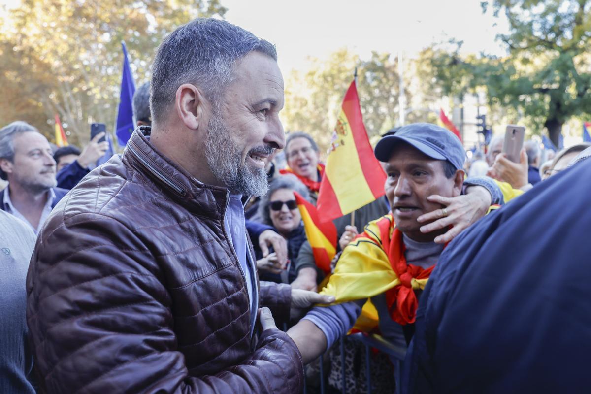 Manifestación multitudinaria contra la amnistía en la Plaza de Cibeles de Madrid