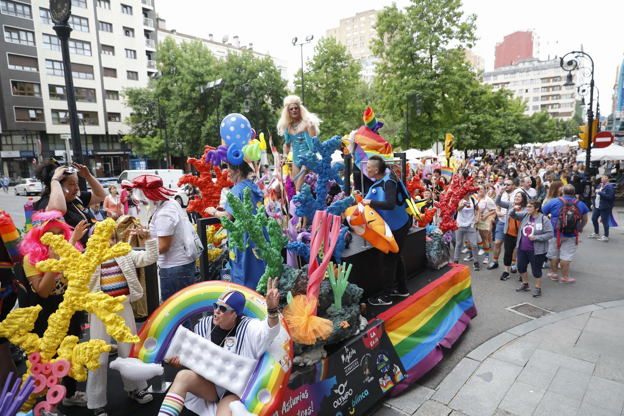 En imágenes: así fue la manifestación del orgullo LGTB en Gijón