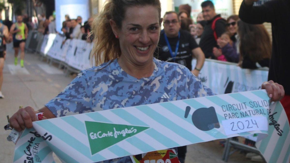 En categoría femenina Cristina de la Torre del Club Atletisme Torrevieja alcanzó la cinta de meta con un tiempo de 39:40.