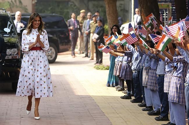 Melania Trump durante su visita a una escuela en la India