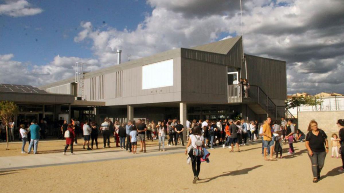 L’escola Pla del Puig celebra una jornada de portes obertes per donar a conèixer el nou equipament | JAUME GRANDIA