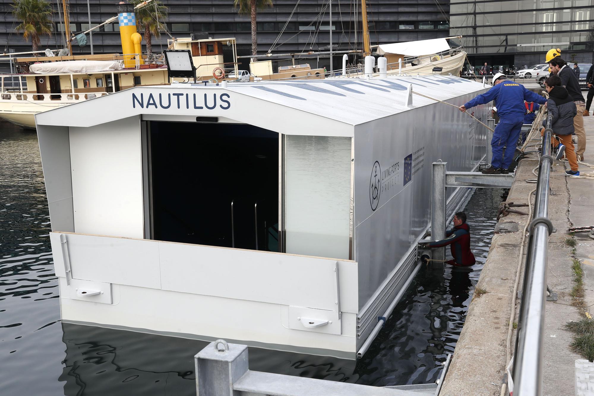 El visor submarino Nautilus ya está en A Laxe