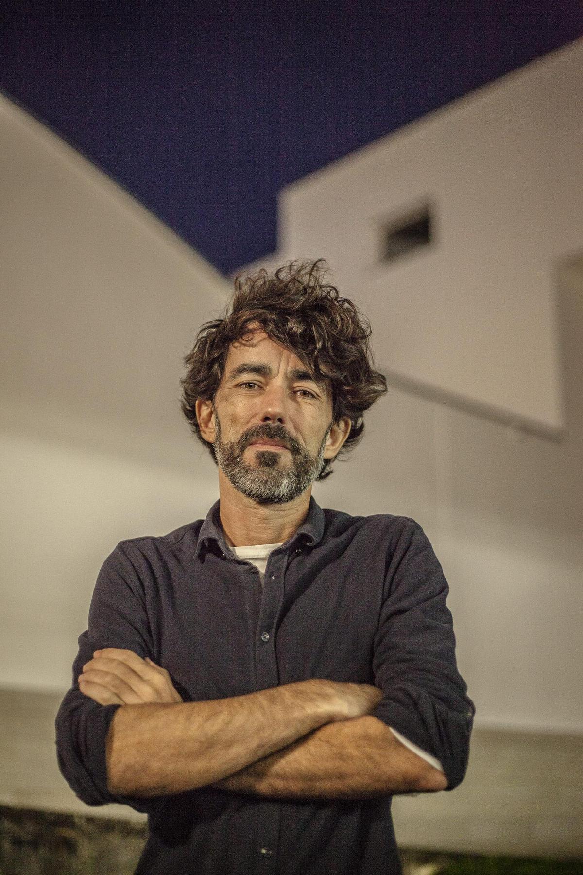 El director Eloy Enciso, autor de la película "Todo es cárcel"