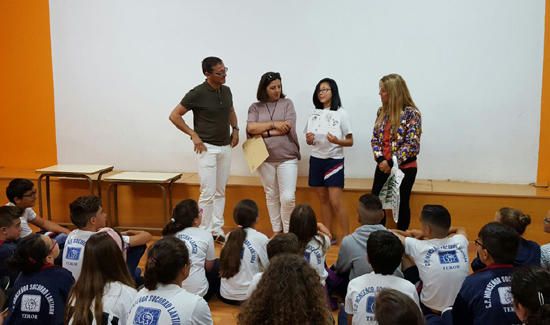 Escolares premiados por sus dibujos contra el tabaco