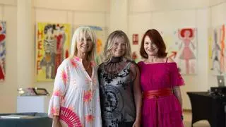 'Be diferent, Sé diferente': Tres artistas alemanas pintan Ibiza desde el color, la amistad y personajes imposibles