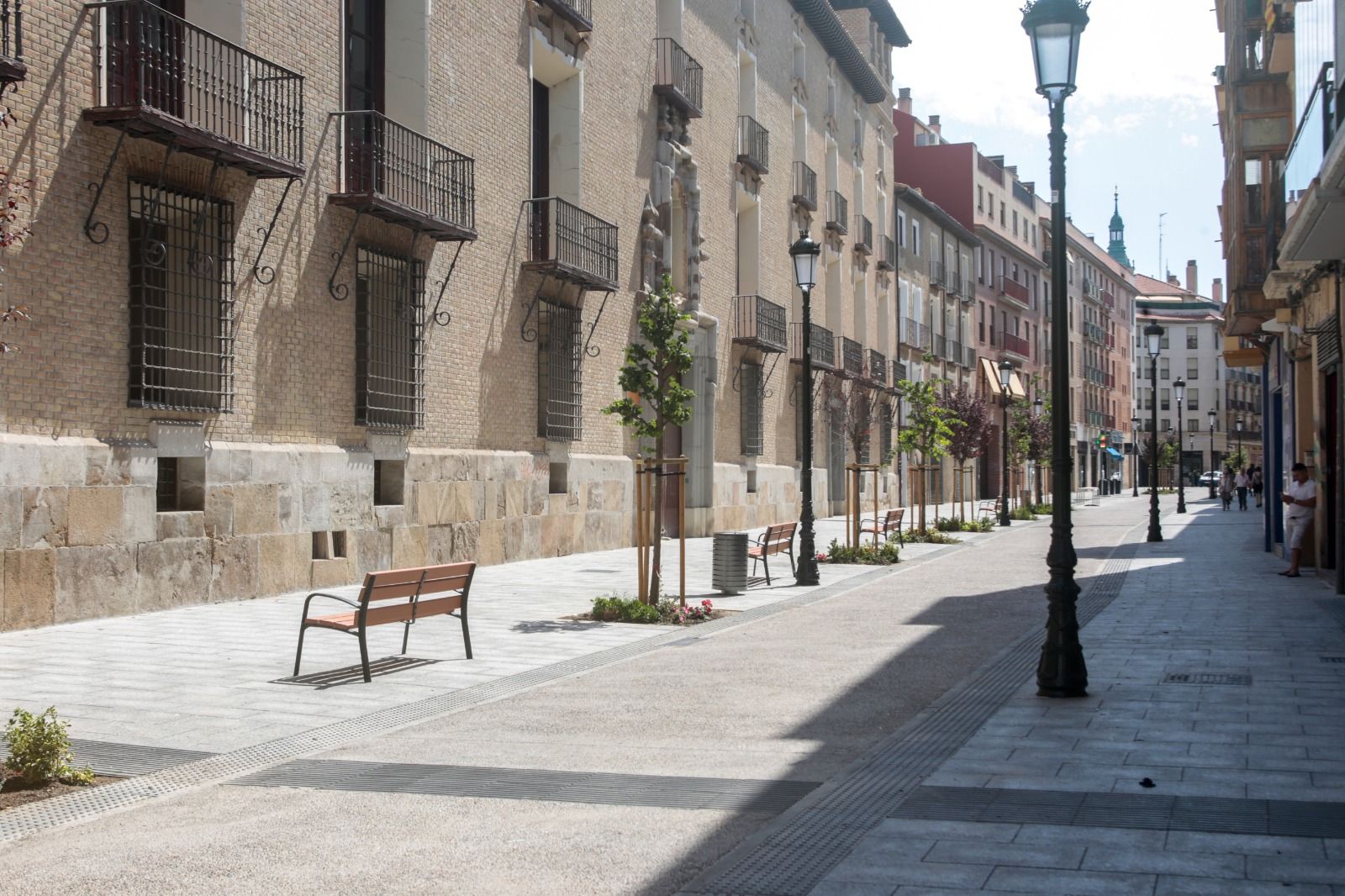 Adiós a los adoquines: así ha quedado la calle Predicadores, en Zaragoza, tras la reforma