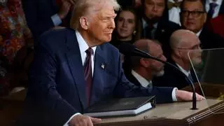 Caótica guerra comercial: Trump pausa ahora hasta el 2 de abril los aranceles a México y Canadá