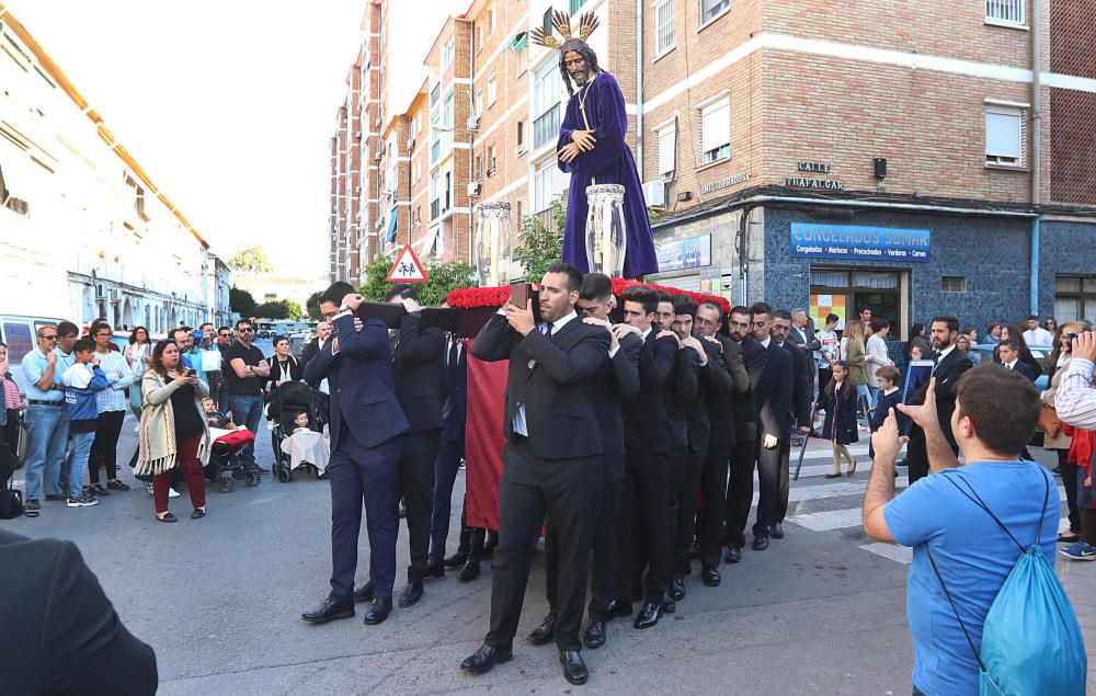La procesión de la cofradía no agrupada de la Encarnación y el Despojado iniciaba su recorrido desde el ''tinglao'' de Dos Hermanas