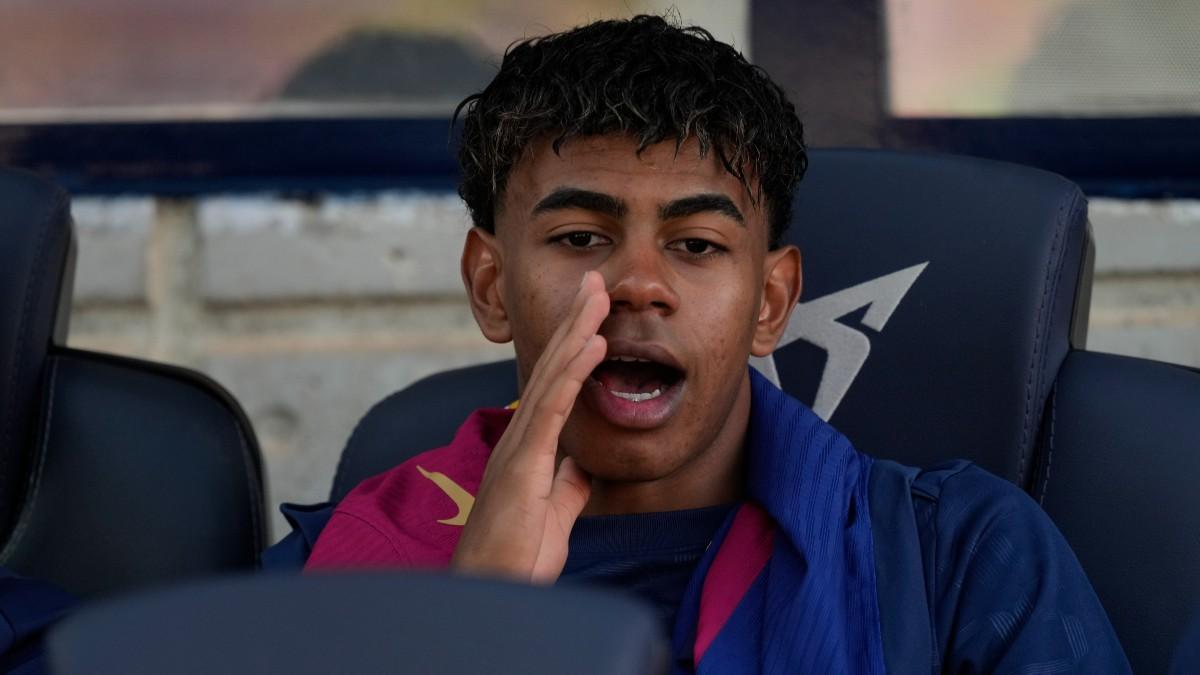 Lamine Yamal arrancó el partido contra Las Palmas en el banquillo
