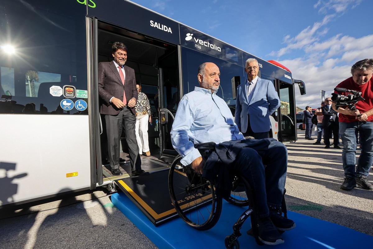 Presentacion de los nuevos autobuses híbridos y electricos de Vectalia