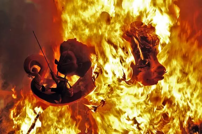 València crema les seves 770 falles