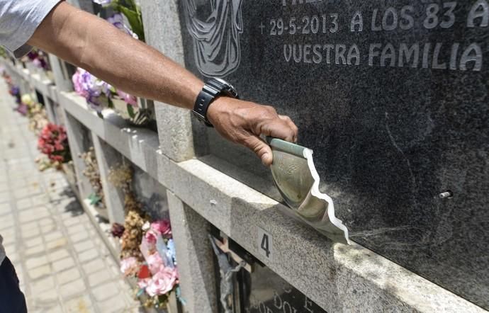 LAS PALMAS DE GRAN CANARIA. Robo de ornamentos funerarios en el cementerio San Lázaro  | 16/05/2019 | Fotógrafo: José Pérez Curbelo