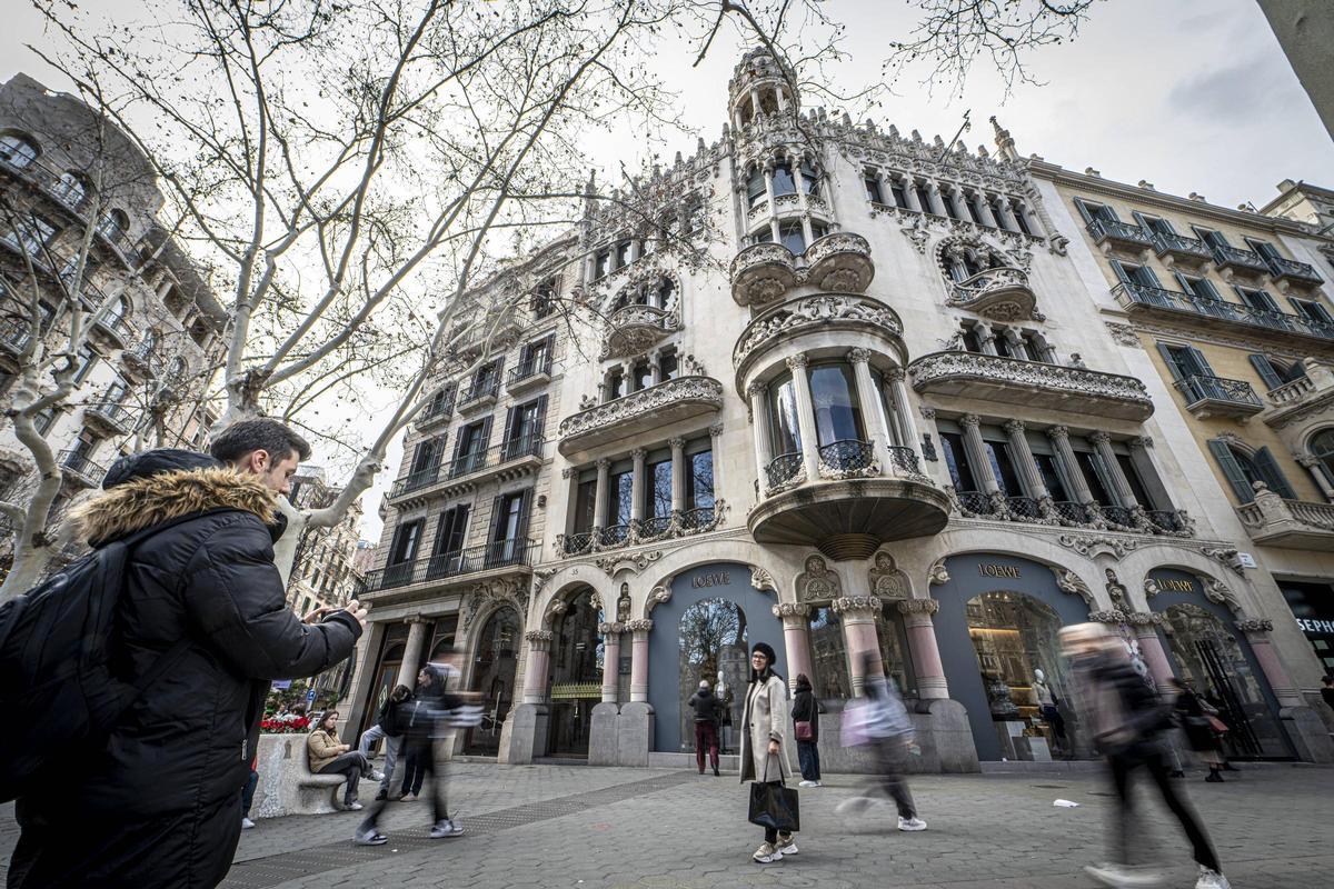 Historia e historias de Barcelona sin salir de Consell de Cent