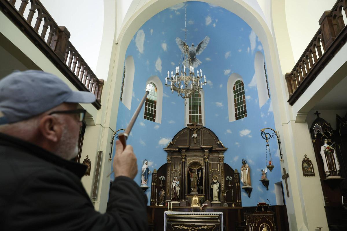 EN IMÁGENES: La 'colorida' iglesia de San Juan de La Arena, en Soto del Barco
