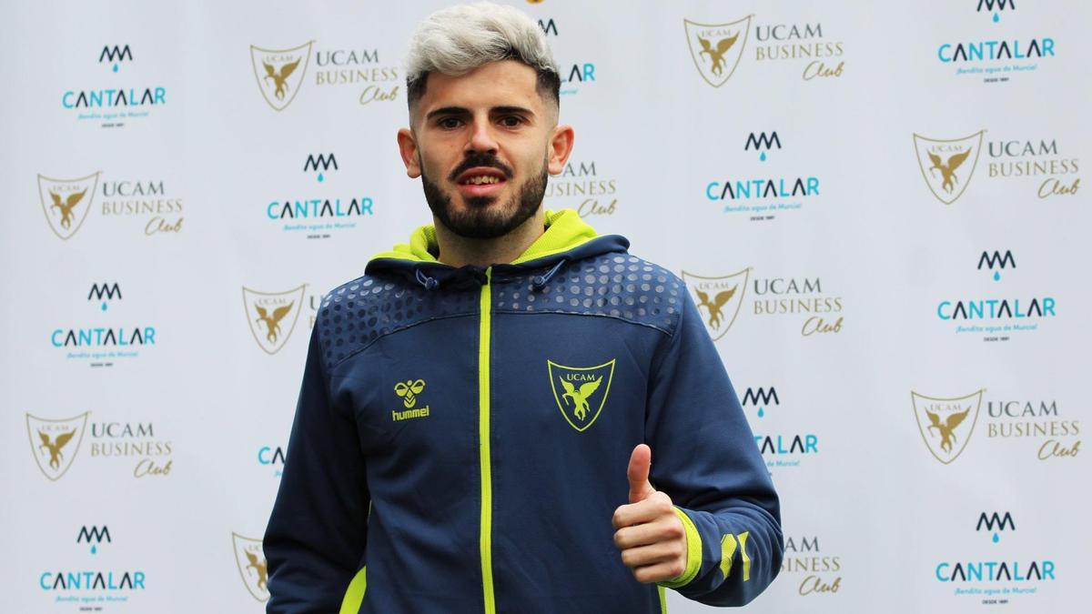 Isi Ros, en su presentación oficial como nuevo jugador del UCAM Murcia