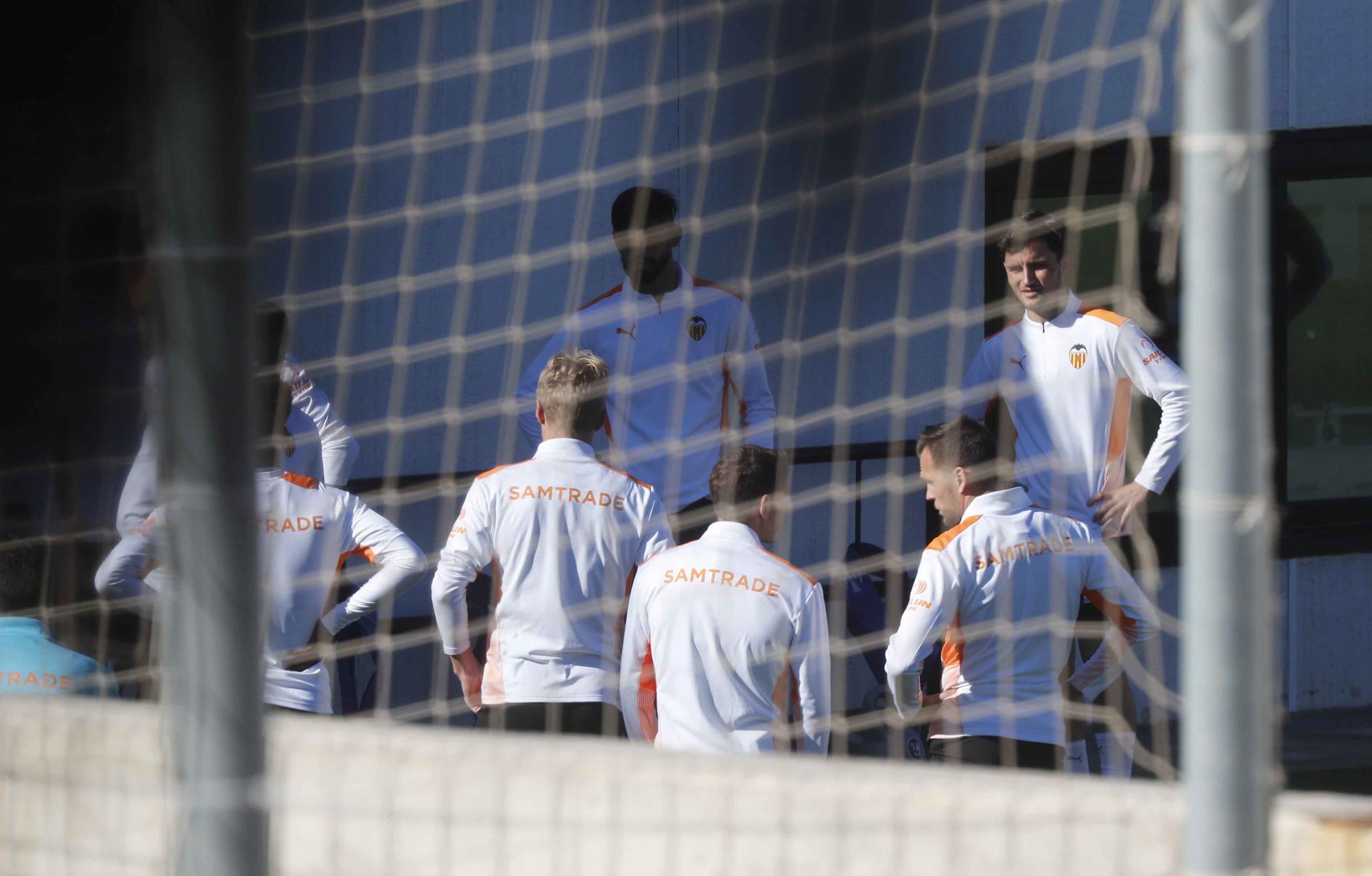 Entrenamiento del Valencia, a puerta cerrada