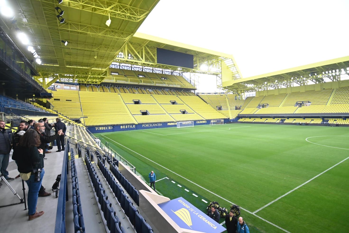 Así ha sido el reencuentro de la plantilla del Villarreal con el 'nuevo' Estadio de la Cerámica