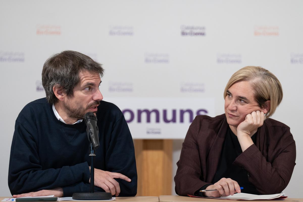 El ministro de Cultura, Ernest Urtasun, y la coordinadora de Catalunya en Comú, Ada Colau.