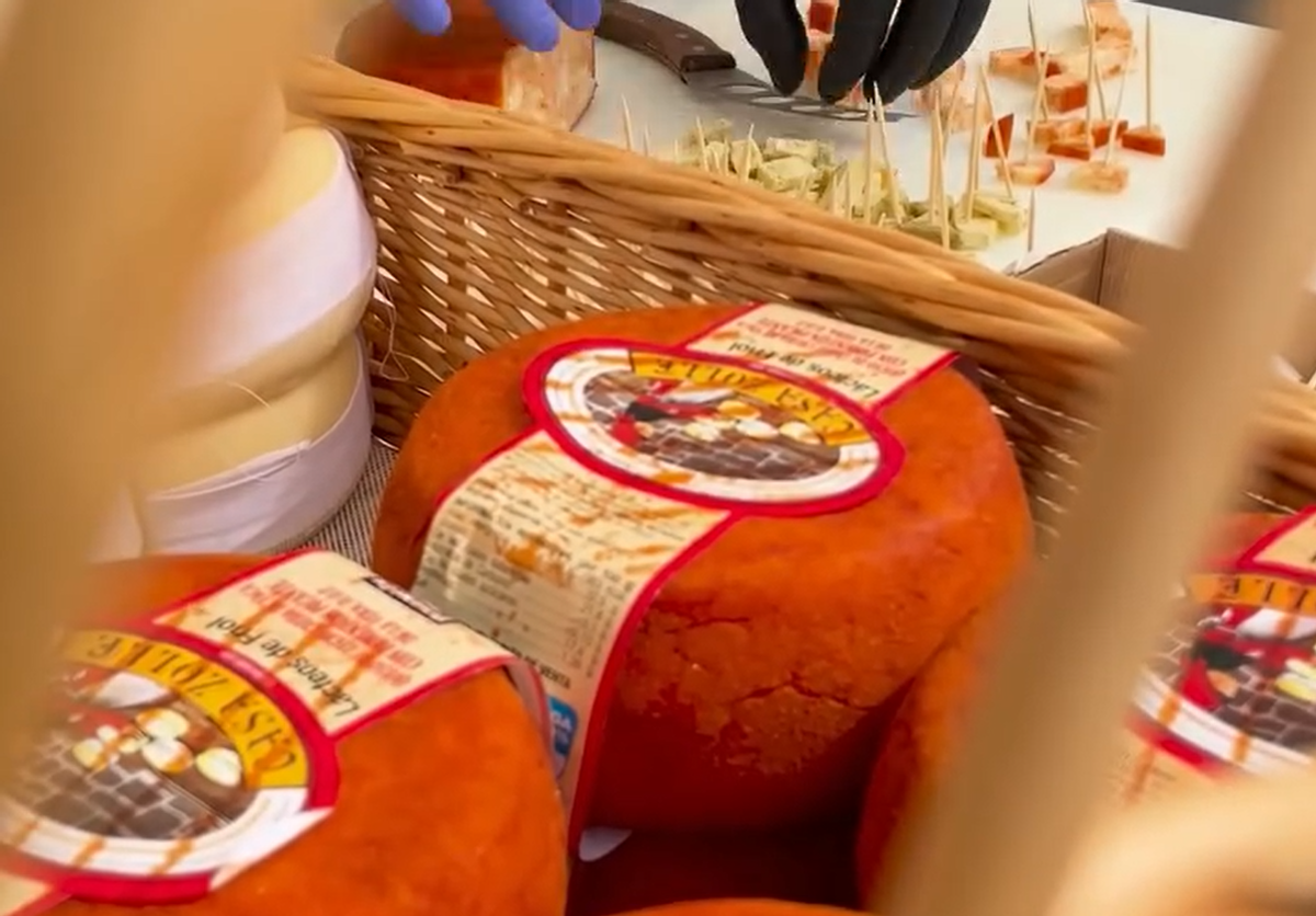 Alguno de los quesos que se degustaron en la edición de 2025 de esta famosa feria gallega.