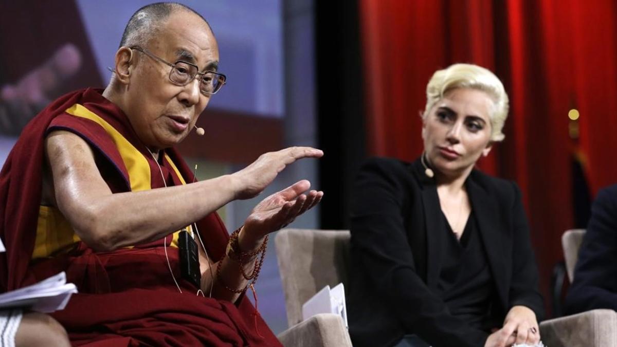 Lady Gaga conversa con el Dalai Lama sobre la compasión y la bondad