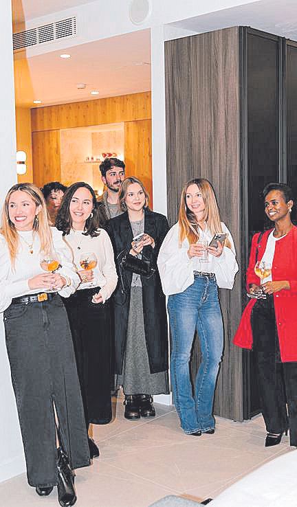 Julia March, Marta Santaella, Marian Puig, Iulia Tiutiusheva y Daniela Valencia.